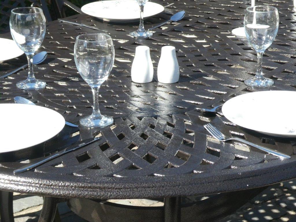 Majestic Manor 8-Seat Oval Dining Set - citiplants.com