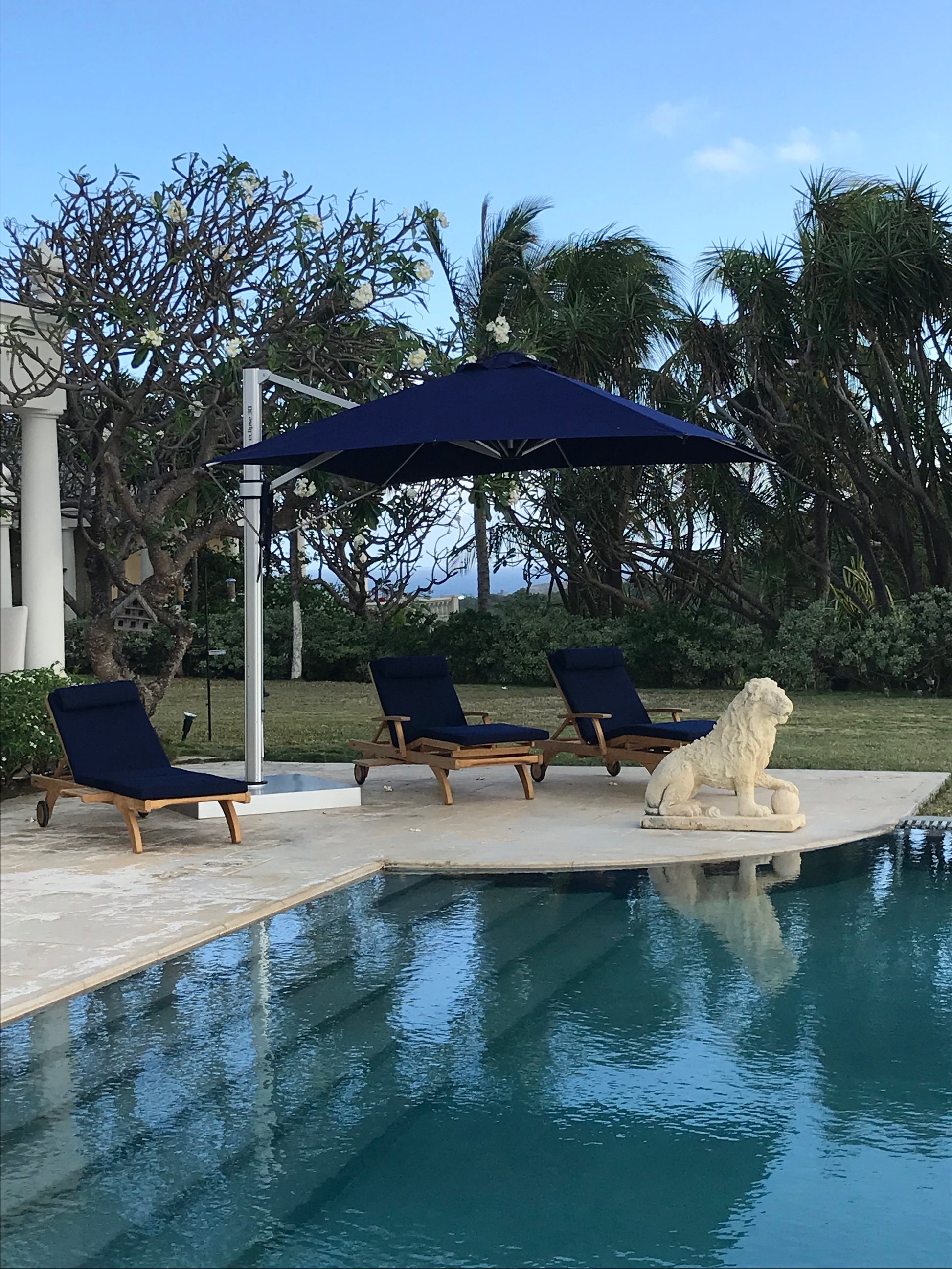 Eclipse 4m x 3m Rectangular with cover bag -Premium Heavy-Duty Cantilever Parasol - citiplants.com