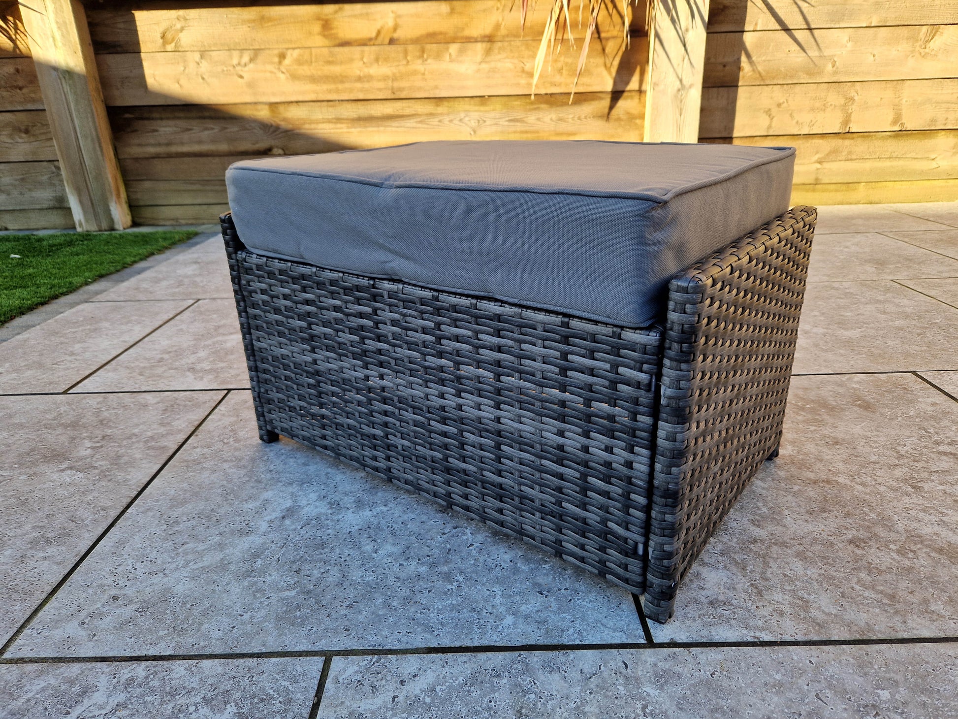 Ottoman Bench in 8mm Flat Grey Weave - citiplants.com
